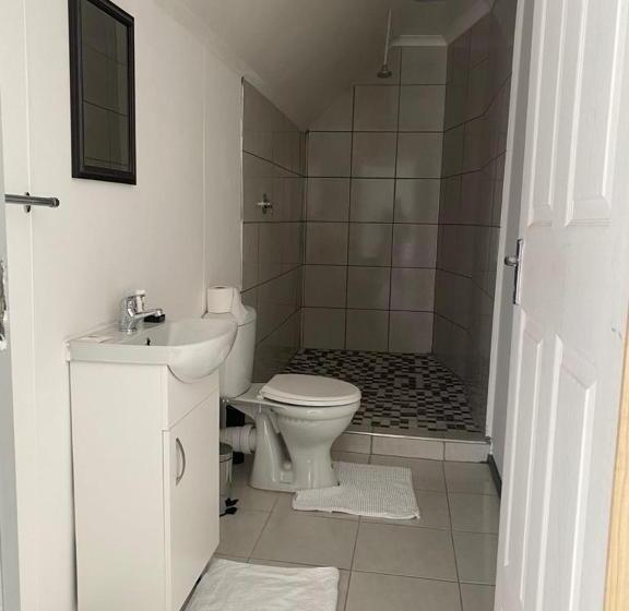 اتاق لوکس با چشم‌انداز باغ, Ndzuti Guest House