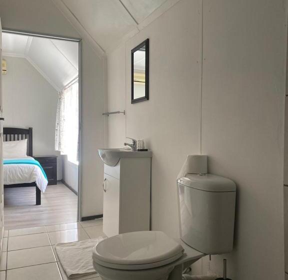 اتاق لوکس با چشم‌انداز باغ, Ndzuti Guest House