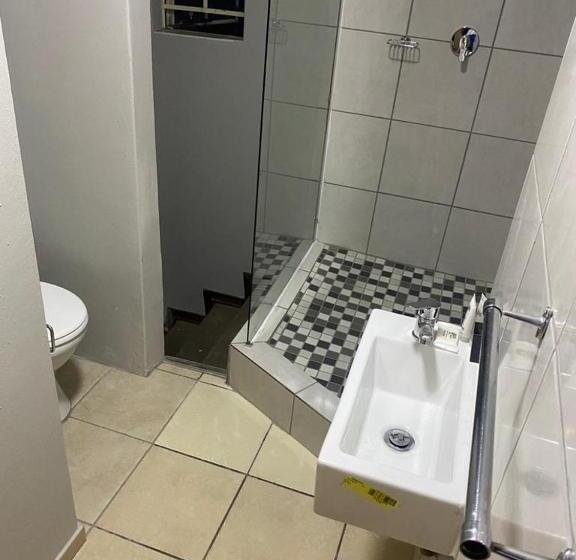 اتاق استاندارد با بالکن, Ndzuti Guest House