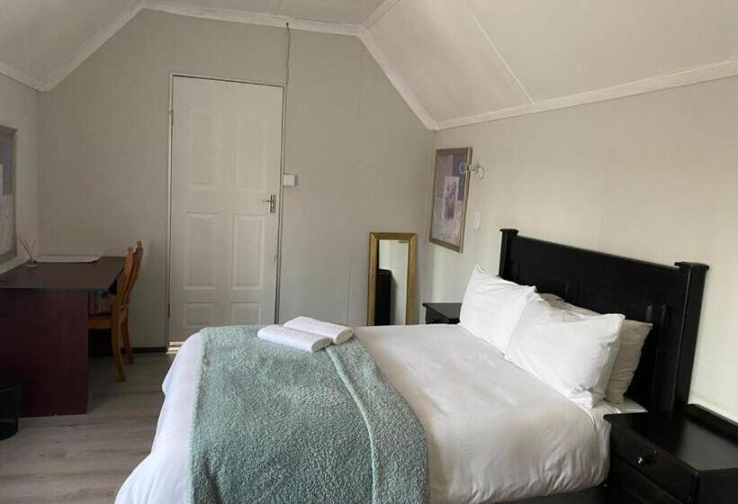 اتاق استاندارد با چشم‌انداز باغ, Ndzuti Guest House