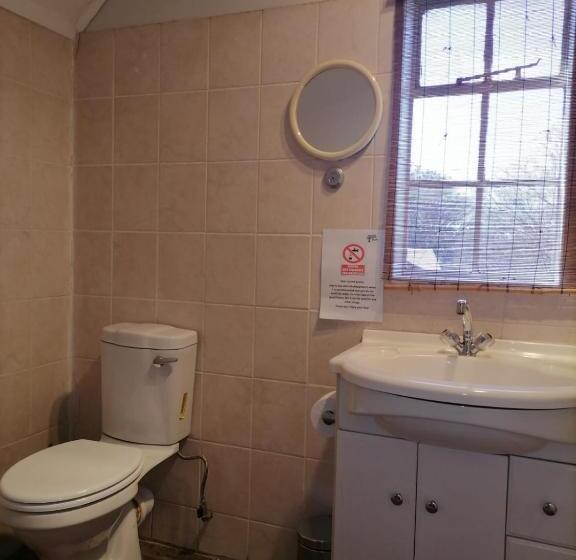 اتاق استاندارد با چشم‌انداز باغ, Ndzuti Guest House