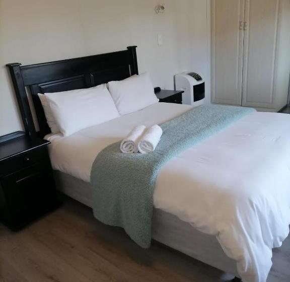 اتاق استاندارد با چشم‌انداز باغ, Ndzuti Guest House