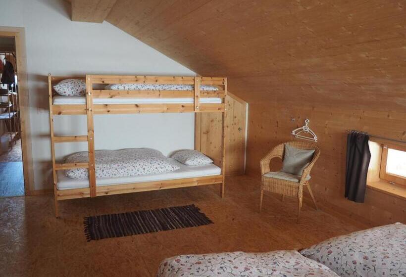 اتاق خانوادگی, Chalet Chanso