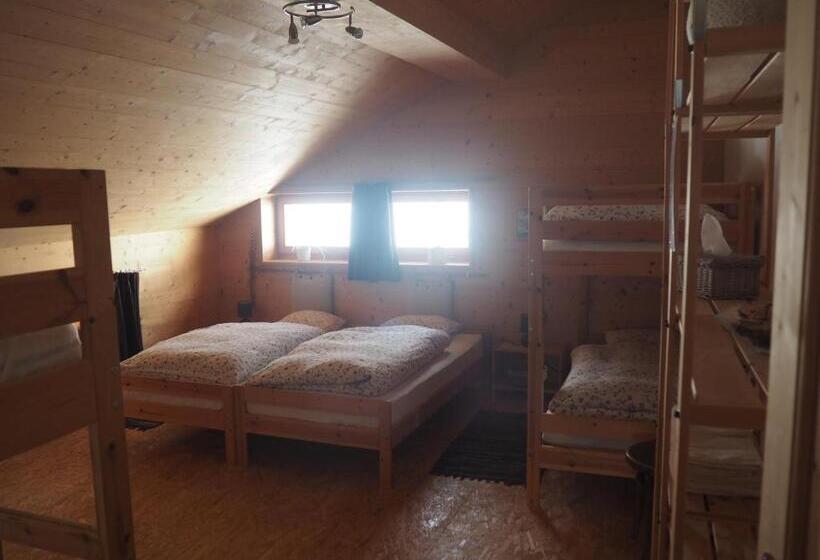 اتاق خانوادگی, Chalet Chanso