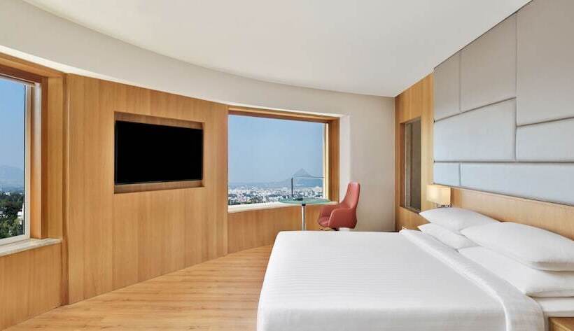 استودیوی استاندارد با تخت دوبل, Courtyard By Marriott Nashik