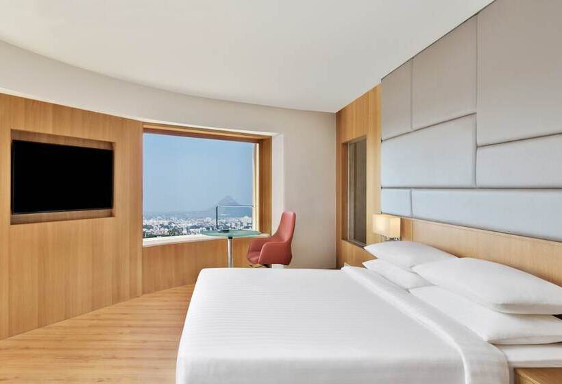 Standard Room Double Bed City View, Courtyard By Marriott Nashik