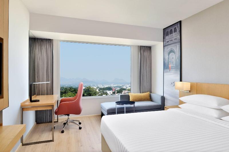 اتاق استاندارد با چشم‌انداز شهر, Courtyard By Marriott Nashik