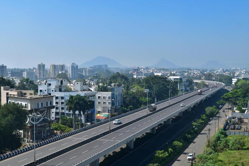 اتاق استاندارد با چشم‌انداز شهر, Courtyard By Marriott Nashik