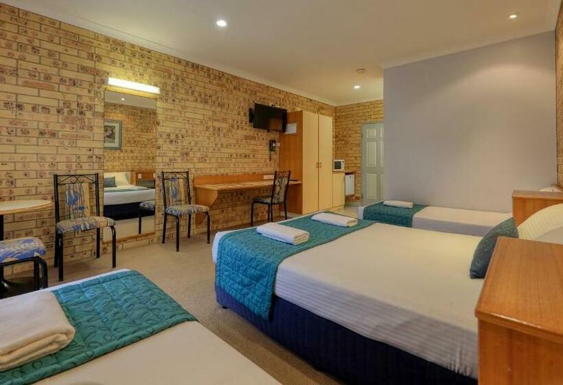 اتاق خانوادگی, Mulga Country Motor Inn