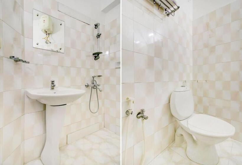 اتاق کلاسیک سه تخته, Collection O 75308 Floatel International Beach Resort