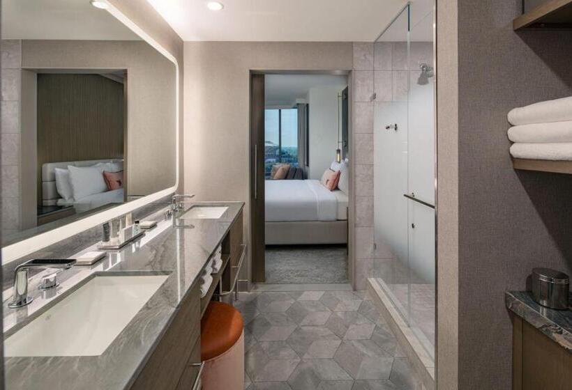 اتاق استاندارد با تخت بزرگ, Jw Marriott Charlotte