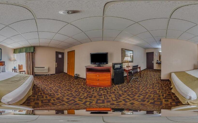 اتاق استاندارد با تخت دو نفره بزرگ برای معلولان, Rodeway Inn