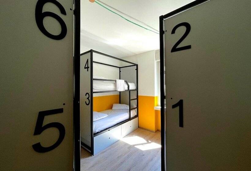 تختخواب در اتاق مشترک, Lo Hostel