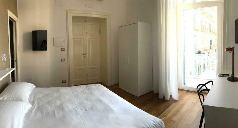 اتاق استاندارد با تخت بزرگ, Lo Schiaccianoci B&b
