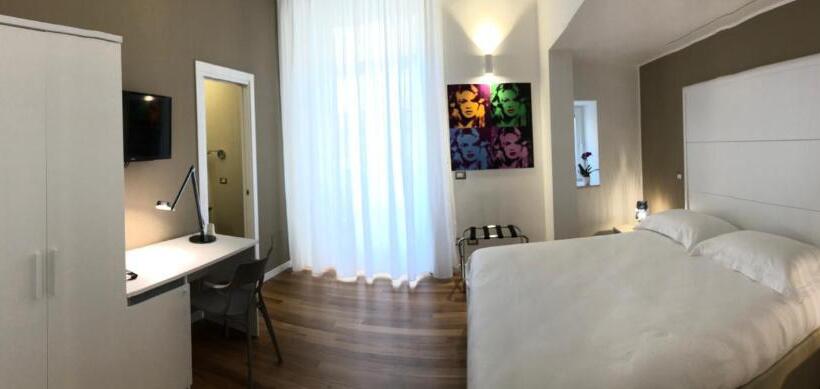 اتاق استاندارد با تخت بزرگ, Lo Schiaccianoci B&b
