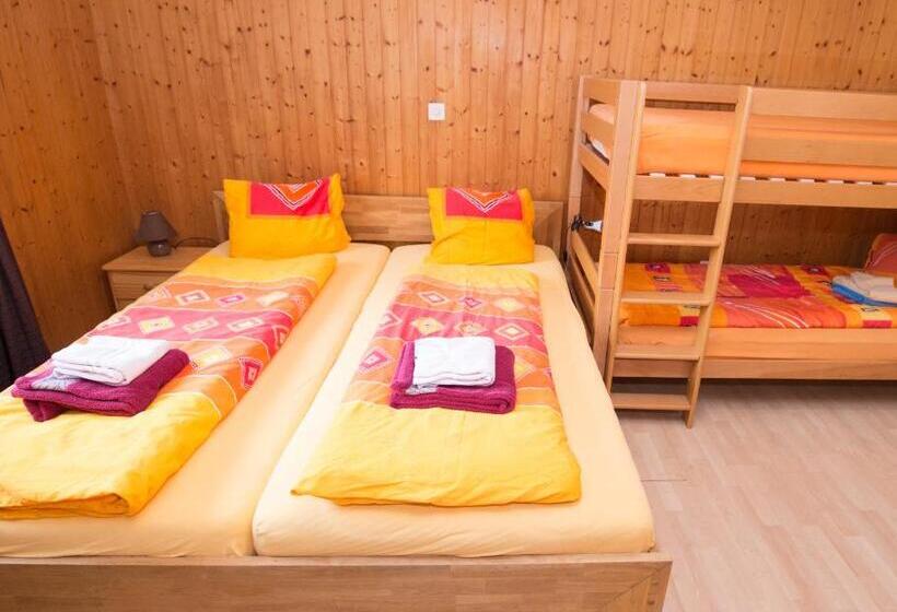 浴室共有スタンダード４人用ルーム, Bed And Breakfast Huobschür