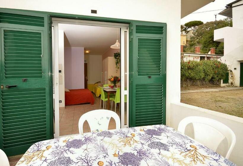 استودیو استاندارد با تراس, Blue Beach