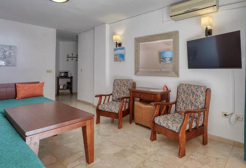 带1间卧室的公寓侧面带海景, Apartamentos La Jabega