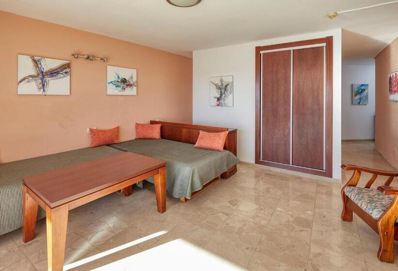 带1间卧室的公寓侧面带海景, Apartamentos La Jabega