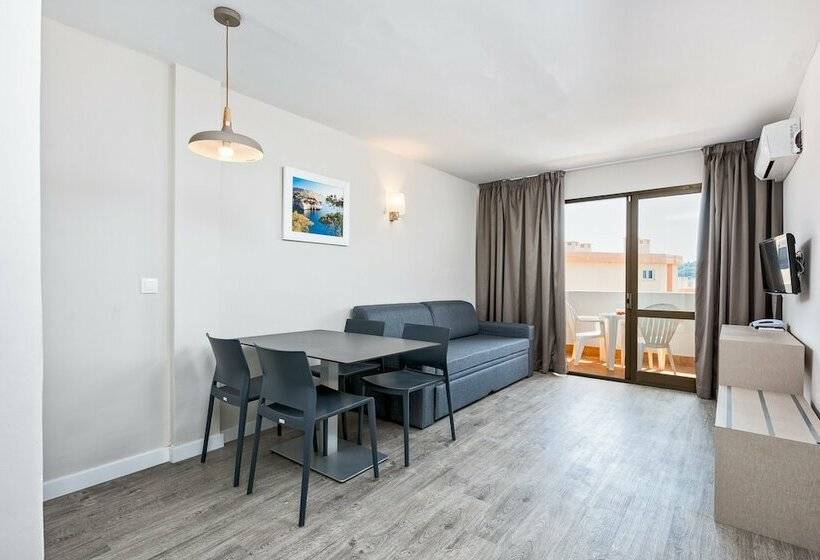 2 Bedroom Apartment, Veramar