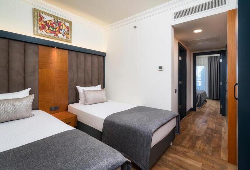 اتاق خانوادگی, Dobedan Exclusive Hotel & Spa