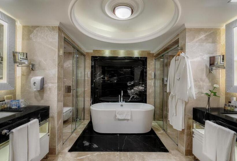 سوئیت رویال, Dobedan Exclusive Hotel & Spa