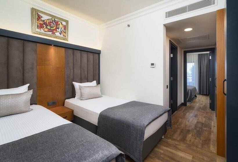 اتاق خانوادگی, Dobedan Exclusive Hotel & Spa