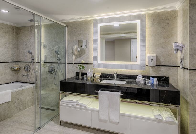 اتاق خانوادگی, Dobedan Exclusive Hotel & Spa