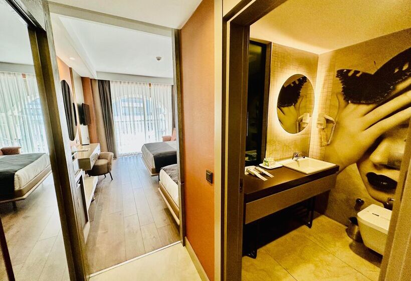 اتاق اساندارد با چشم‌انداز جانبی به دریا, Arycanda Kirman Premium   Ultra All Inclusive