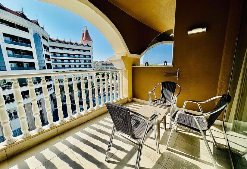 اتاق اساندارد با چشم‌انداز جانبی به دریا, Arycanda Kirman Premium   Ultra All Inclusive