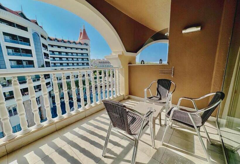 اتاق اساندارد با چشم‌انداز جانبی به دریا, Arycanda Kirman Premium   Ultra All Inclusive