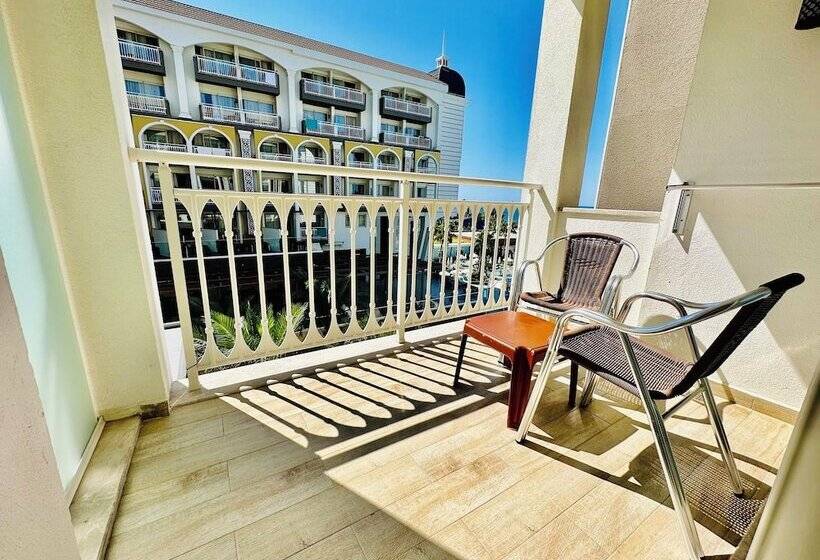 اتاق اساندارد با چشم‌انداز جانبی به دریا, Sidera Kirman Premium   Ultra All Inclusive