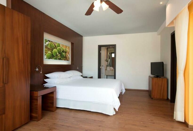 اتاق دلوکس با تخت کینگ و چشم‌انداز, Krystal Grand Nuevo Vallarta