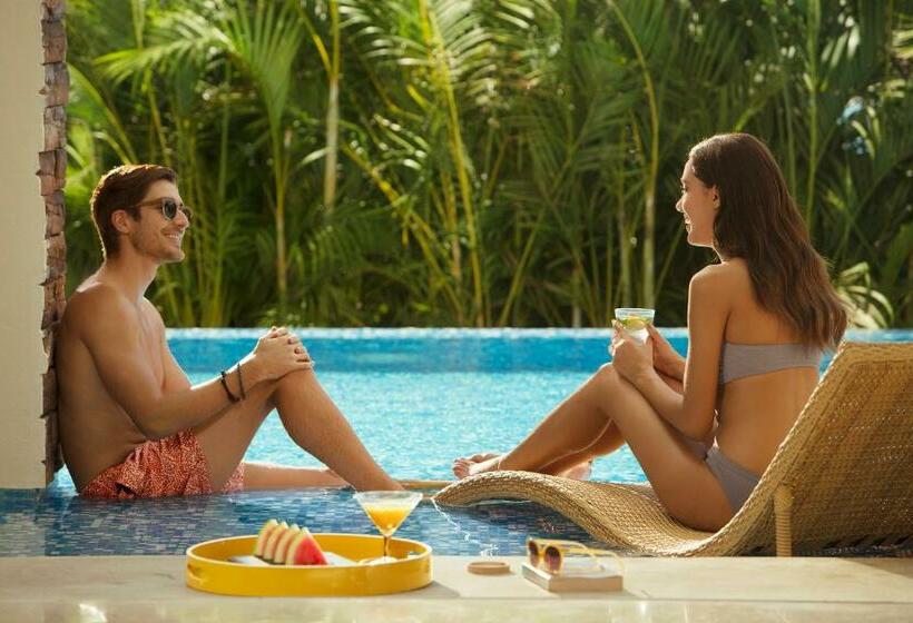 سوییت جونیور کلاب, Krystal Grand Nuevo Vallarta
