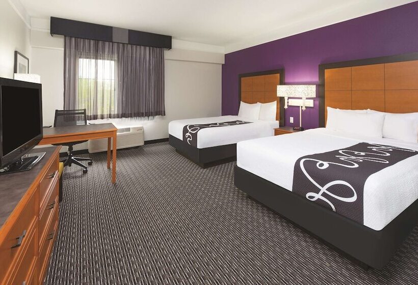 اتاق استاندارد با 2 تخت دوبل, La Quinta By Wyndham Miami Airport East