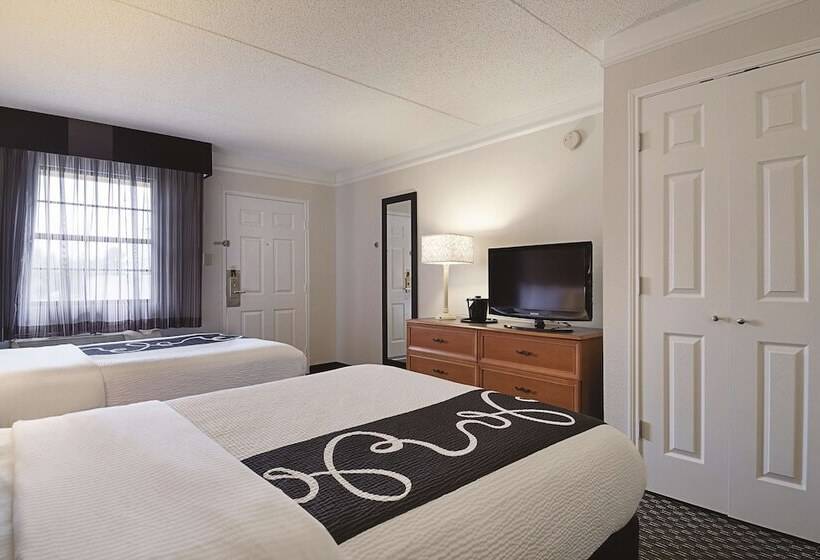 اتاق استاندارد با 2 تخت دوبل, La Quinta By Wyndham Miami Airport East