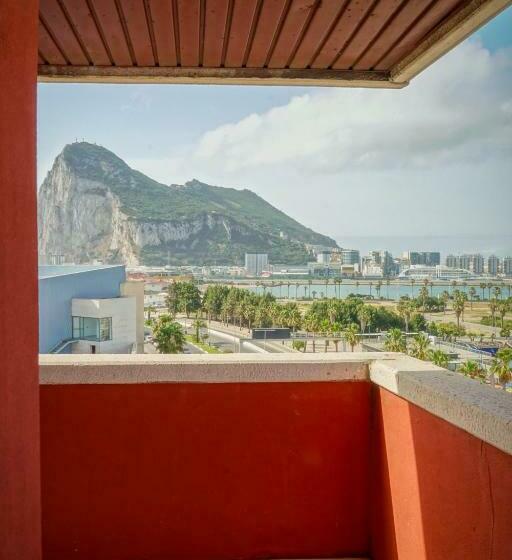 패밀리 스위트, Ohtels Campo De Gibraltar