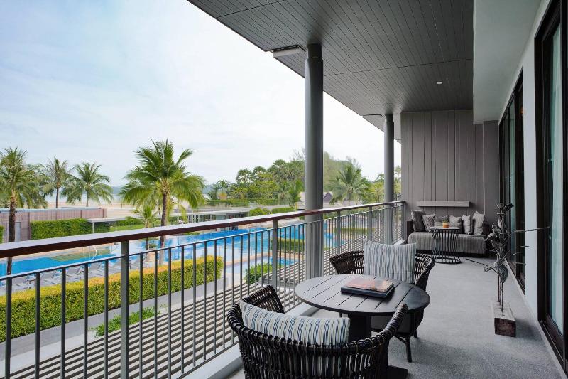 سوئیت با تخت بزرگ, Phuket Marriott Resort And Spa, Nai Yang Beach
