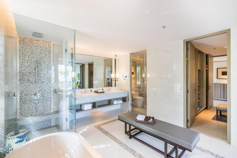سوئیت با تخت بزرگ, Phuket Marriott Resort And Spa, Nai Yang Beach