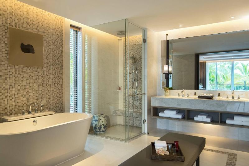 سوئیت با تخت بزرگ, Phuket Marriott Resort And Spa, Nai Yang Beach