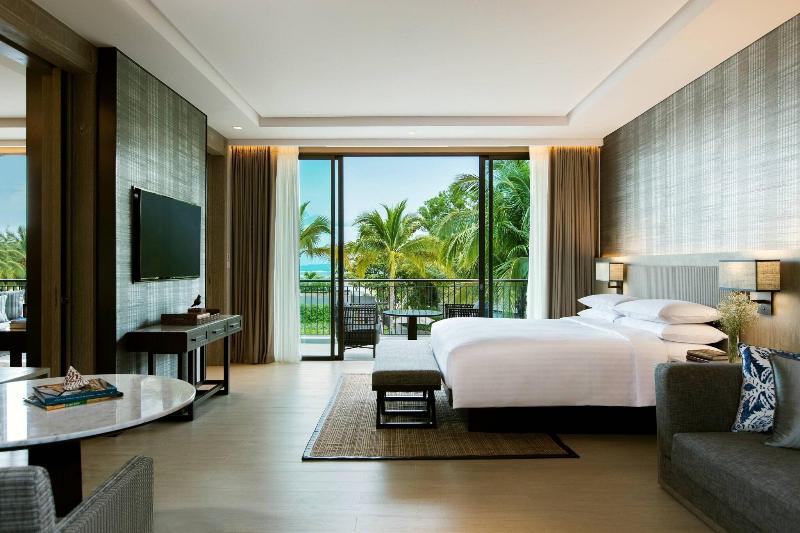 سوئیت با تخت بزرگ, Phuket Marriott Resort And Spa, Nai Yang Beach