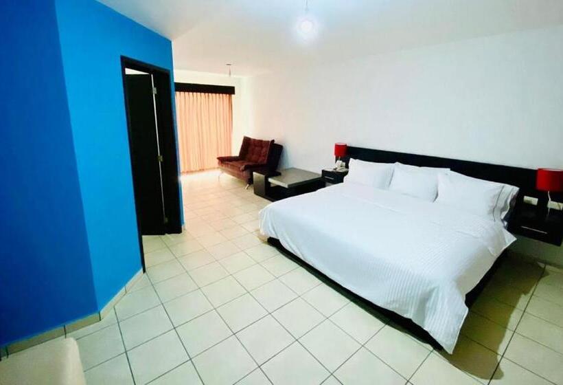 デラックスルーム, Suites Del Real