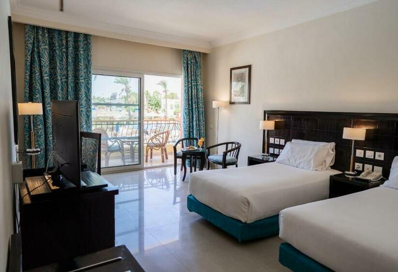 اتاق استاندارد سه تخته با چشم‌انداز استخر, Sierra Sharm El Sheikh