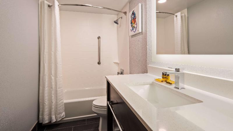 اتاق استاندارد با تخت بزرگ, Best Western Plus Daytona Inn Seabreeze
