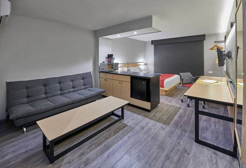 سوییت, City Express By Marriott Queretaro