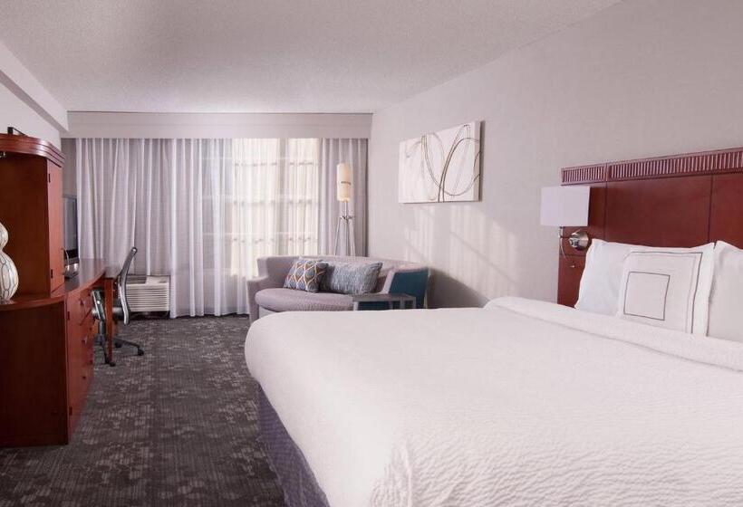 اتاق استاندارد با تخت بزرگ برای معلولان, Courtyard Miami Coral Gables