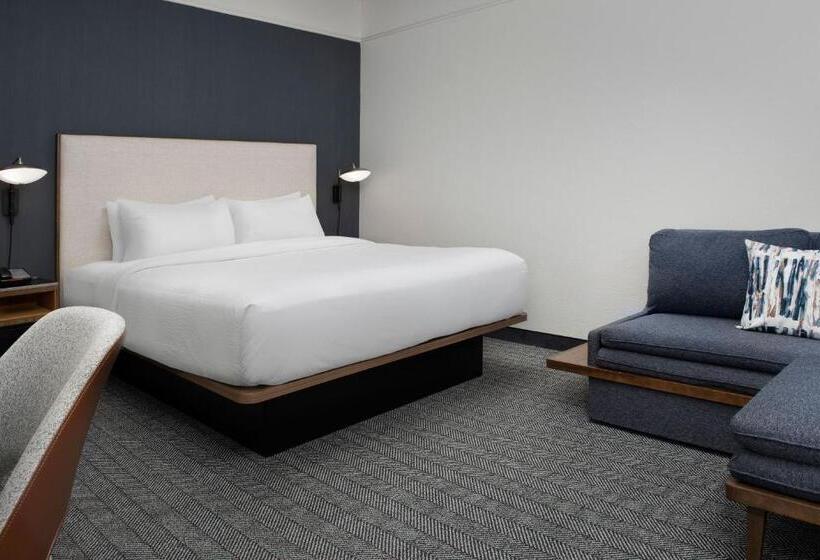 اتاق استاندارد با تخت بزرگ, Courtyard By Marriott Savannah Downtown   Historic District