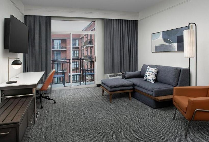 سوئیت با تخت بزرگ, Courtyard By Marriott Savannah Downtown   Historic District