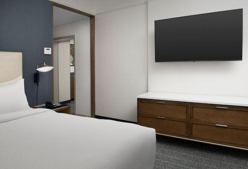 سوئیت با تخت بزرگ, Courtyard By Marriott Savannah Downtown   Historic District