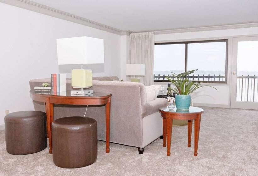 2 Bedroom Apartment with Views, Galt House Hotel, A Trademark Collection